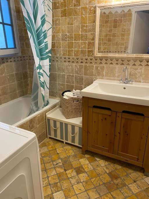 Grasse : Centre Ville Superbe Appartement 2 Chambres Екстериор снимка